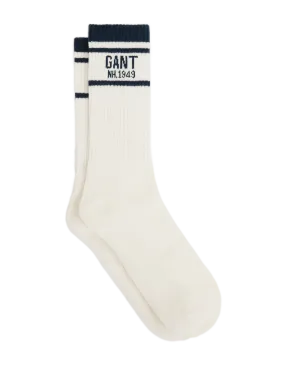 GANT Mid-calf logo socks - Beige: Stylish and comfortable socks for men.