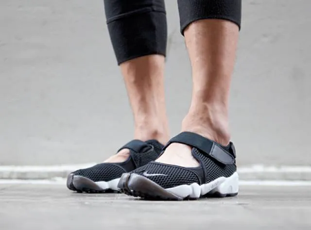 Nike WMNS Air Rift BR Breeze Black White Shoes and Sandals by NSW 848386-001