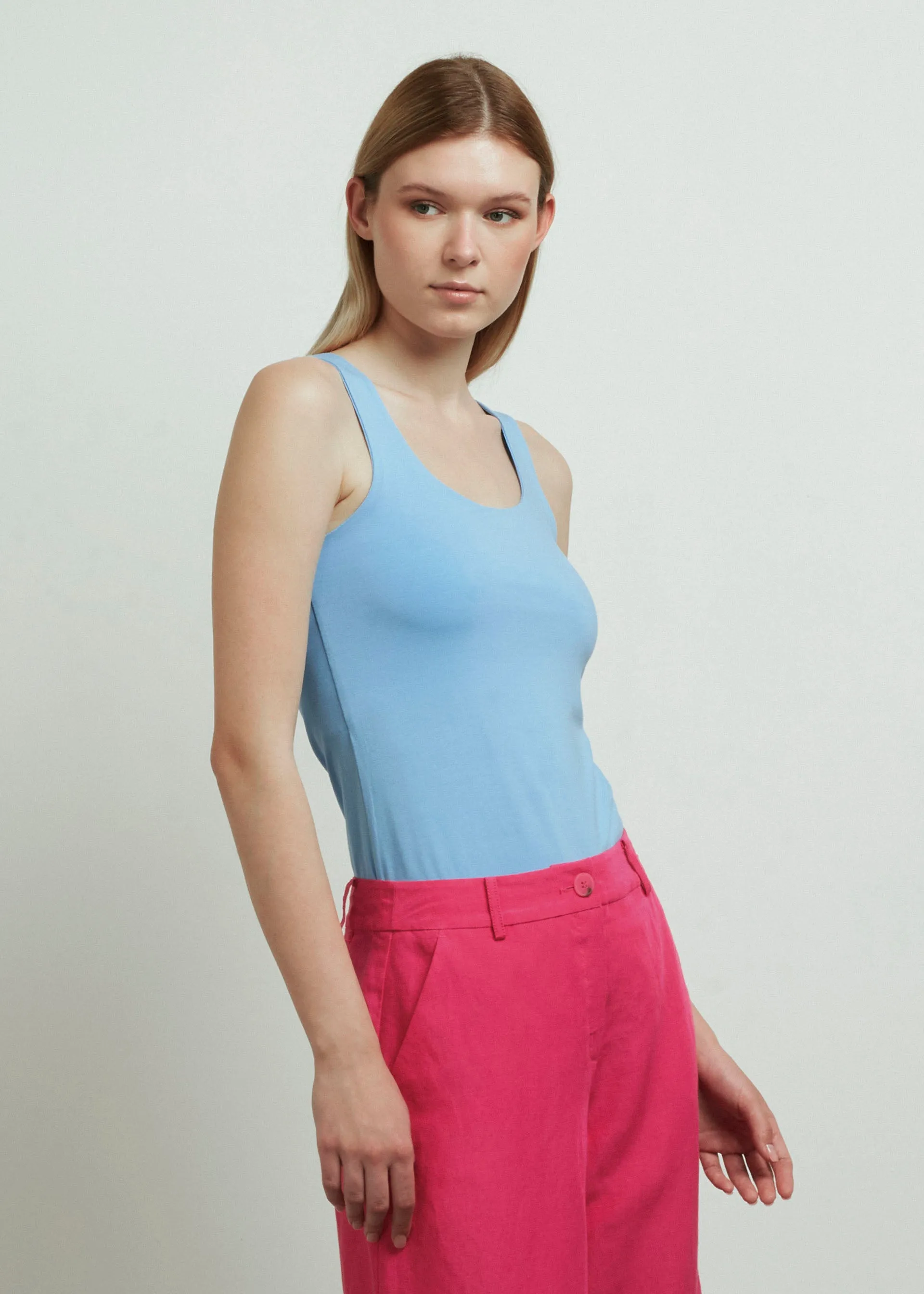 Solid color tank top