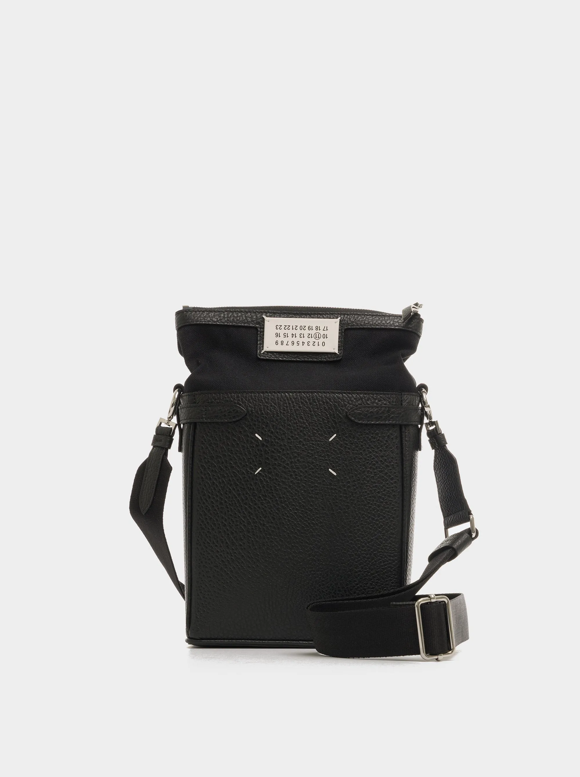 Vertical Camera Bag in Black