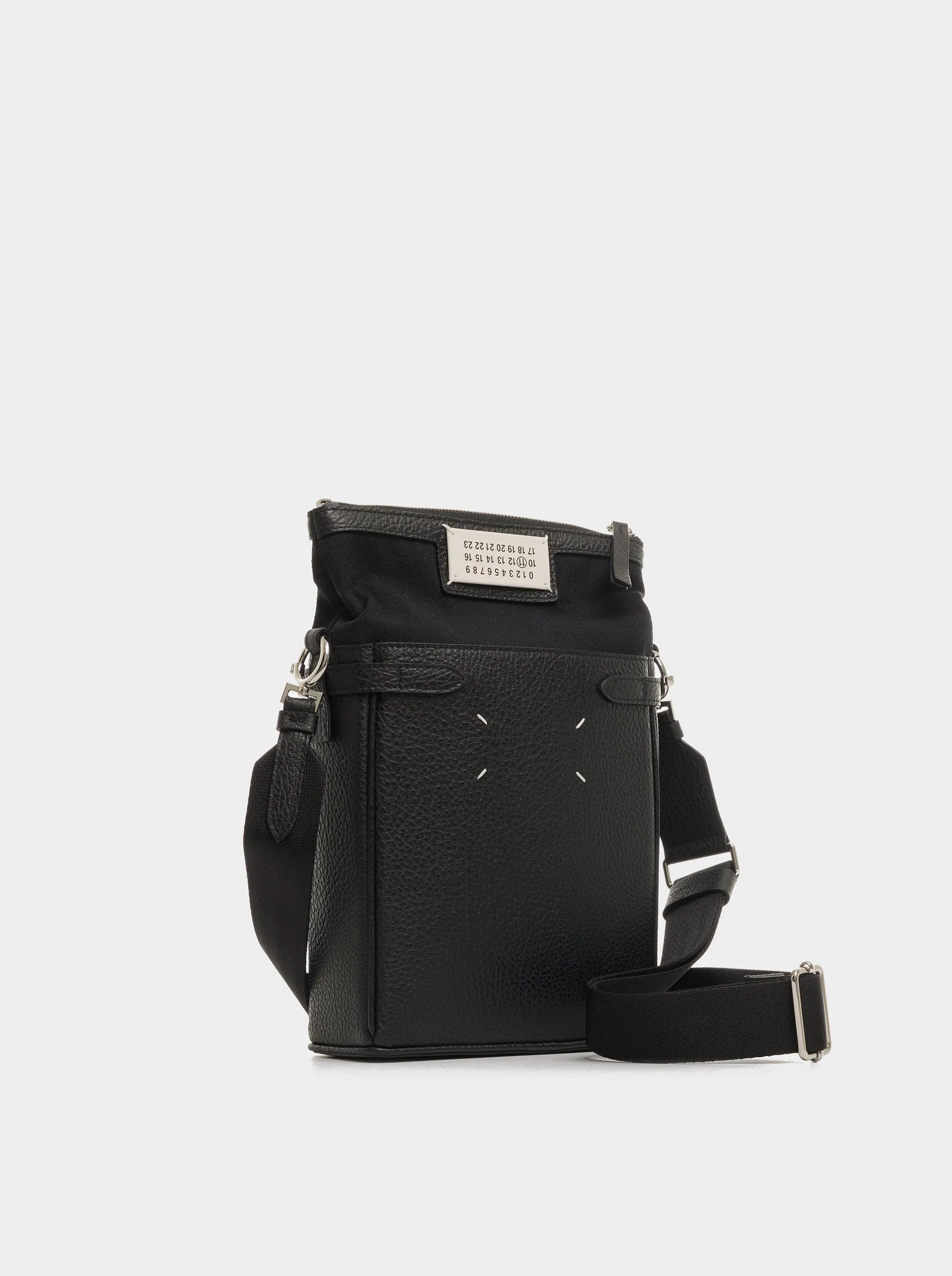 Vertical Camera Bag in Black