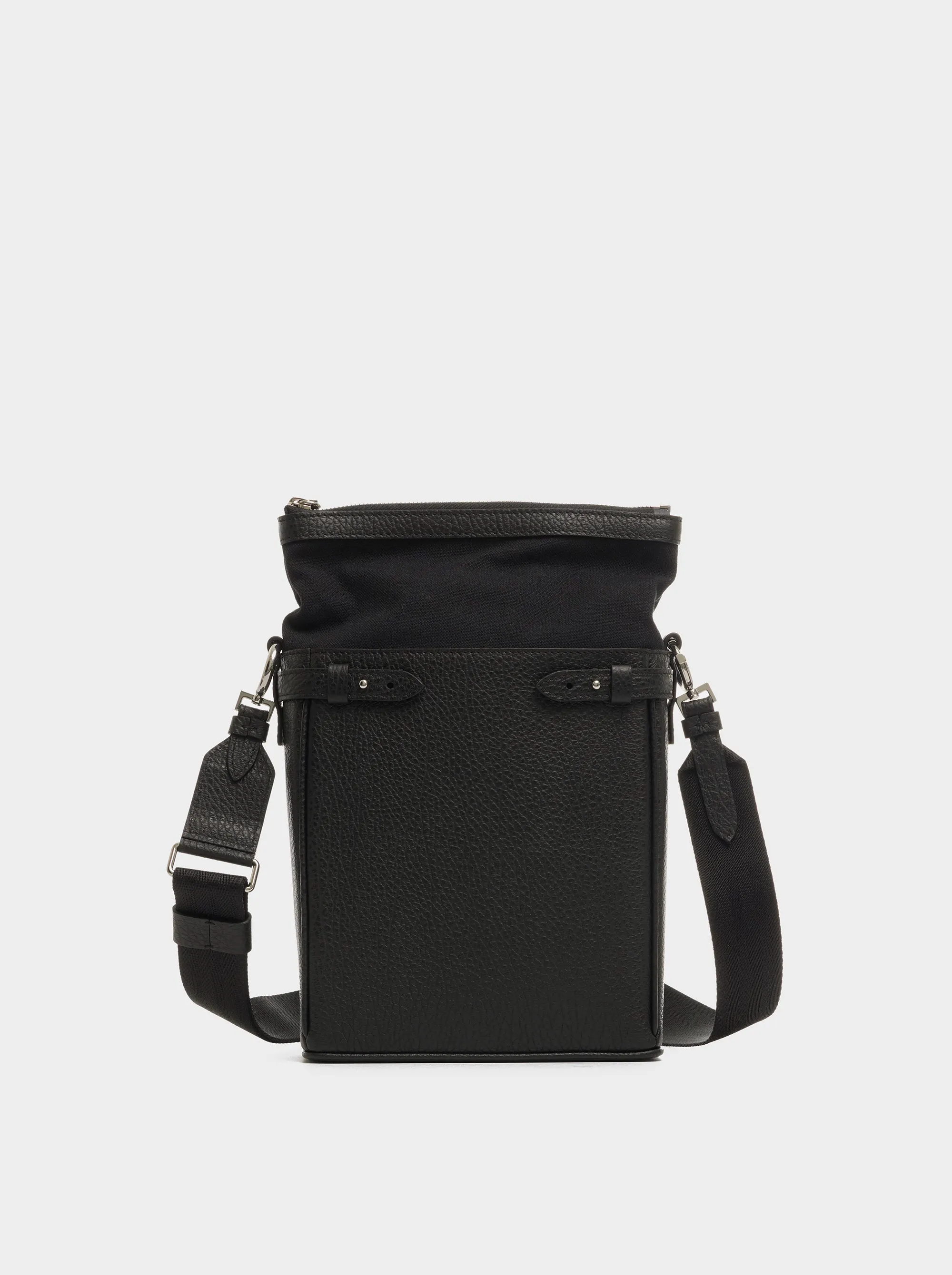 Vertical Camera Bag in Black